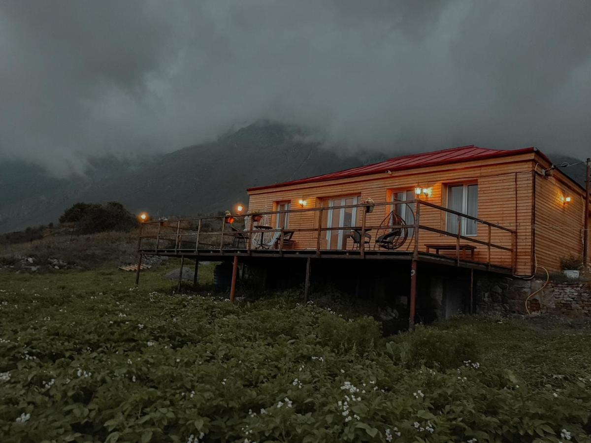 Guesthouse Elli & Cottages คัซเบกี ภายนอก รูปภาพ