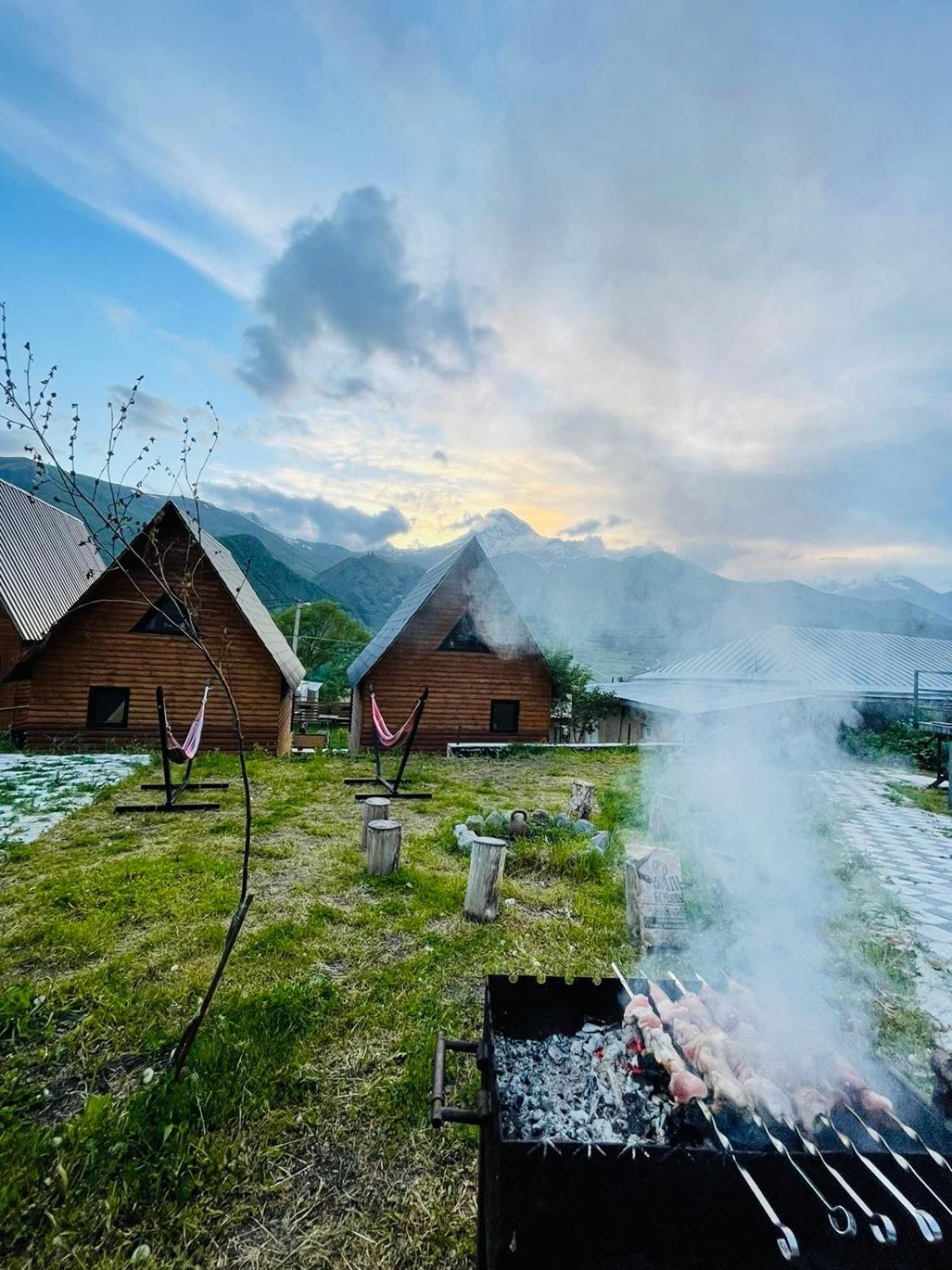 Guesthouse Elli & Cottages คัซเบกี ภายนอก รูปภาพ