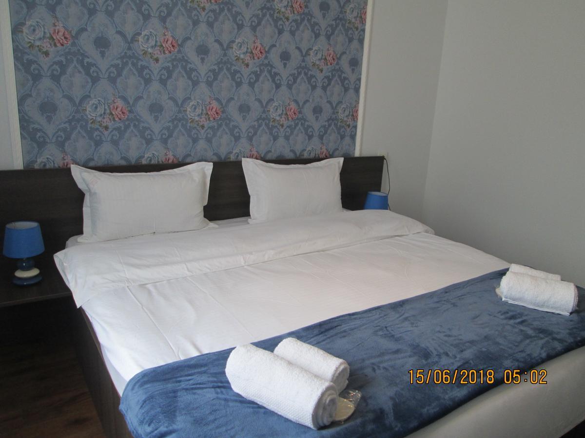 Guesthouse Elli & Cottages คัซเบกี ภายนอก รูปภาพ